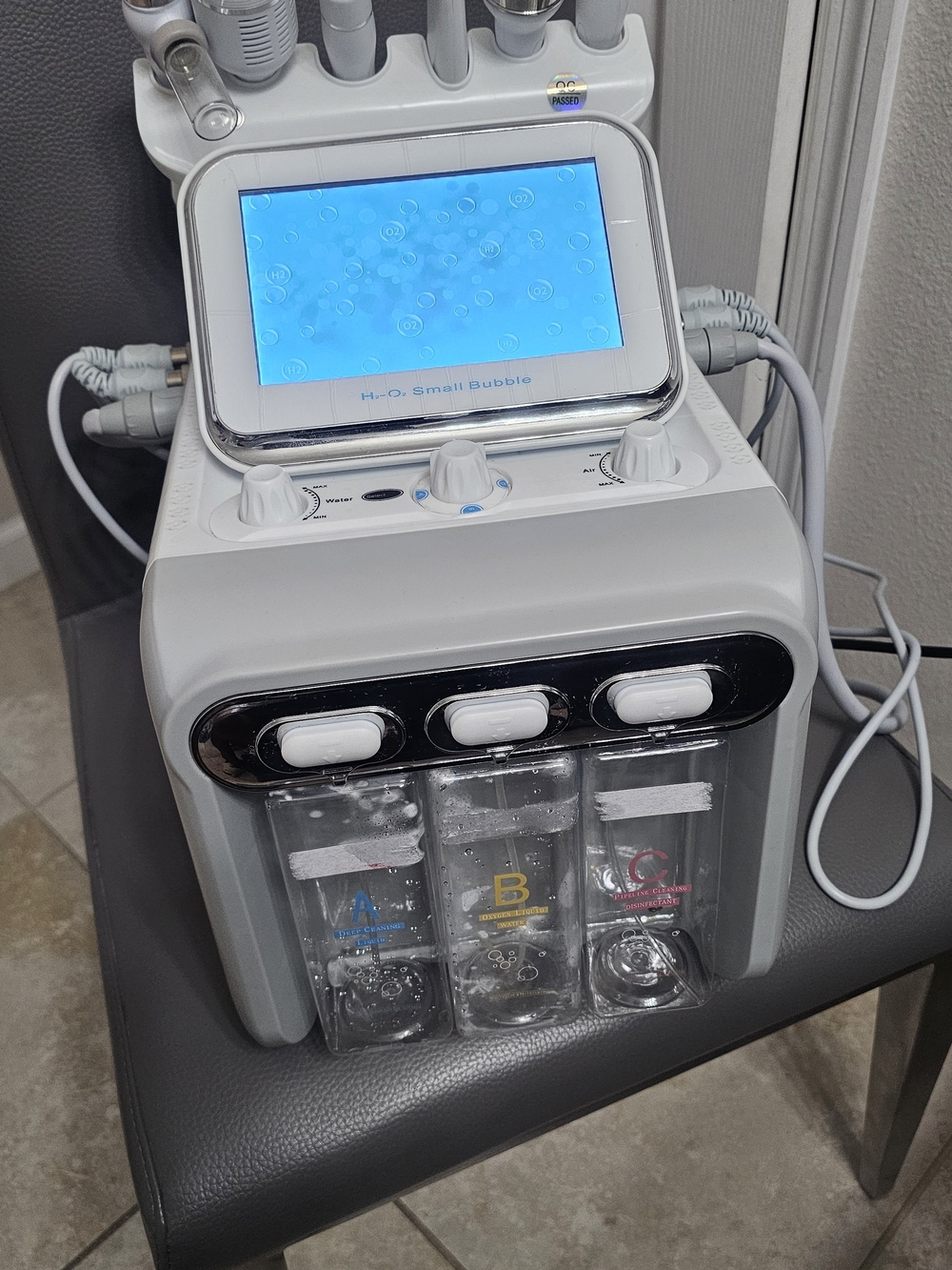 H2-O2 Small Bubble Facial Machine - White - Picture 2 of 6
